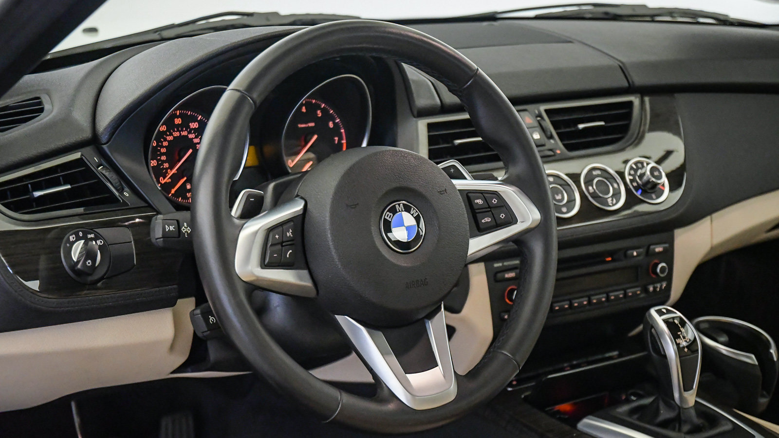 Used 2016 BMW Z4 sDrive28i RWD image 15