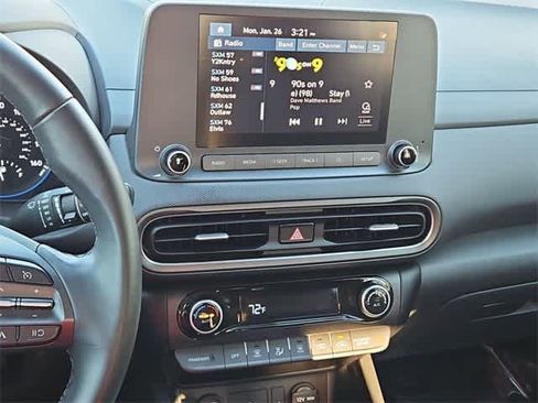 Certified 2022 Hyundai Kona SEL w/ Convenience Package image 27