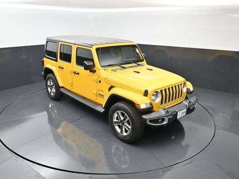 Used 2021 Jeep Wrangler Unlimited Sahara AWD/4WD image 19