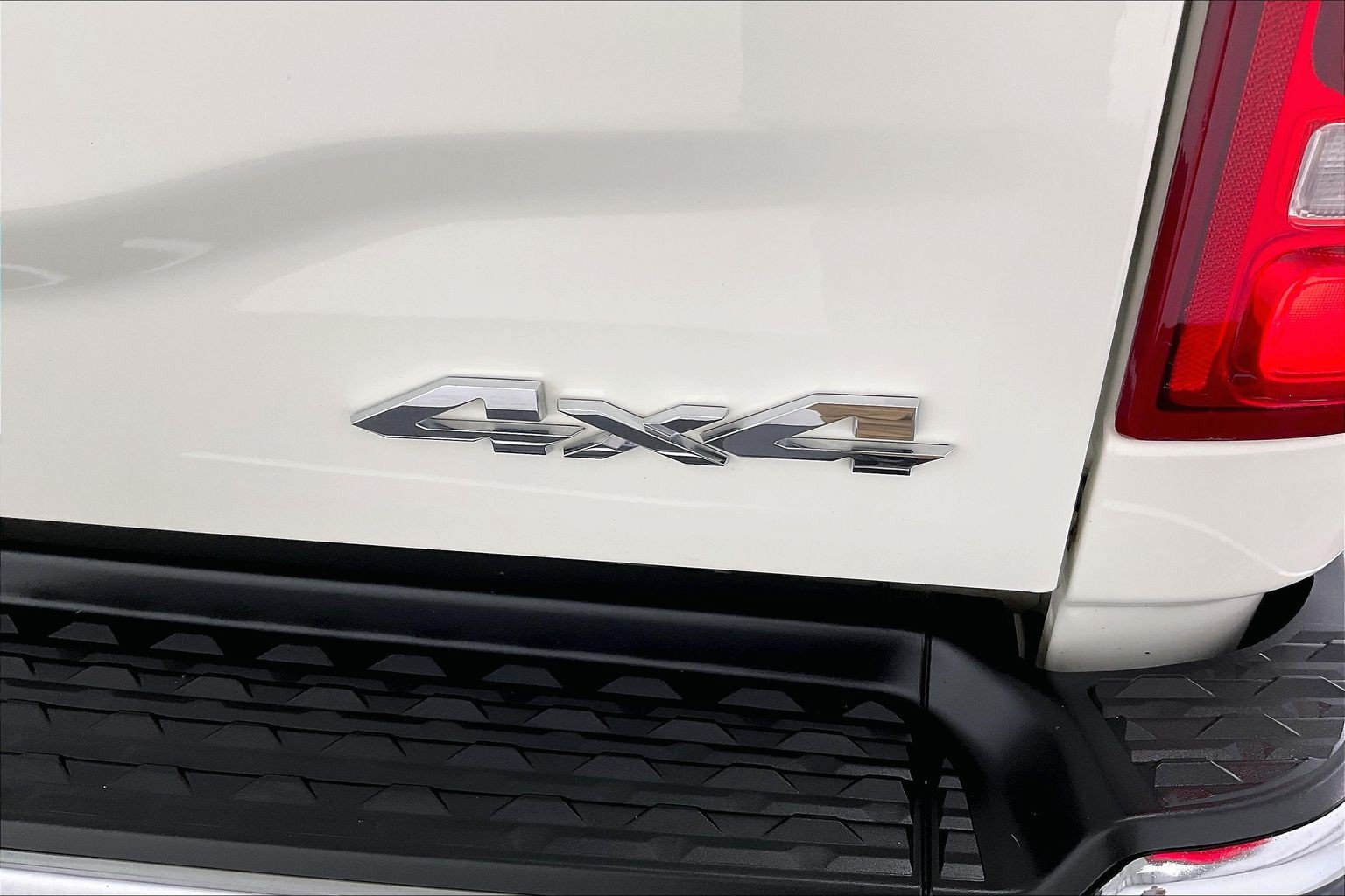 Used 2020 RAM 2500 Laramie AWD/4WD image 7
