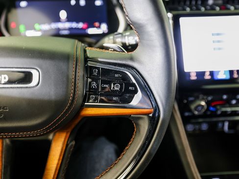 Used 2022 Jeep Grand Cherokee Summit image 16