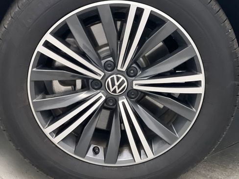 Used 2024 Volkswagen Tiguan Wolfsburg Edition image 70