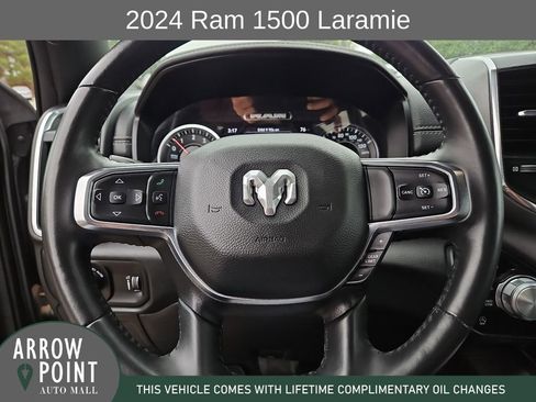 Used 2024 RAM 1500 Laramie AWD/4WD image 27