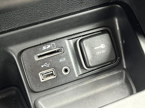 Used 2016 Jeep Cherokee 75th Anniversary FWD image 26