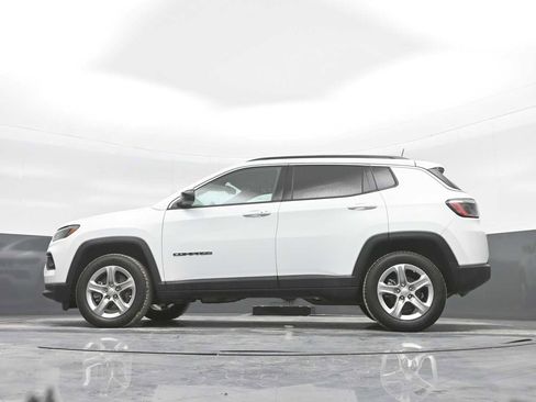 Used 2023 Jeep Compass Latitude image 35