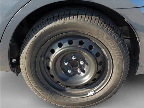 Used 2019 Toyota Corolla LE image 7