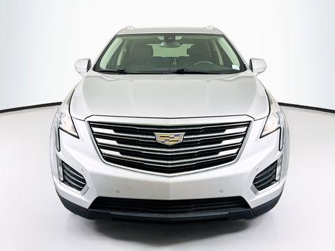 Used 2019 Cadillac XT5 Luxury FWD image 2