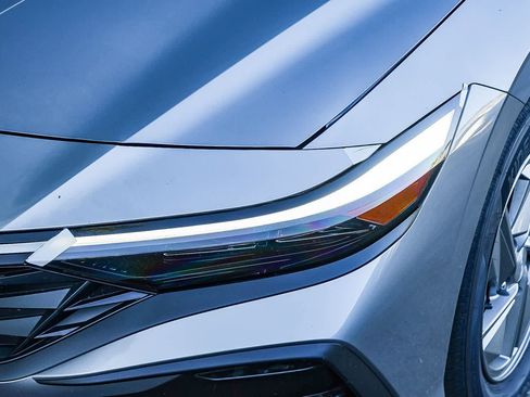 New 2026 Hyundai Elantra SE image 8