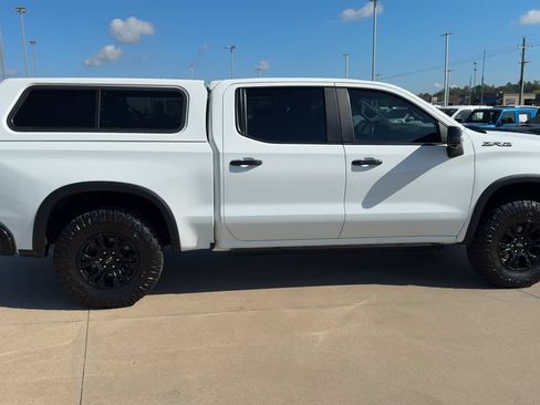 Used 2024 Chevrolet Silverado 1500 ZR2 w/ Technology Package AWD/4WD image 2