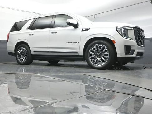 Used 2023 GMC Yukon Denali Ultimate AWD/4WD image 41