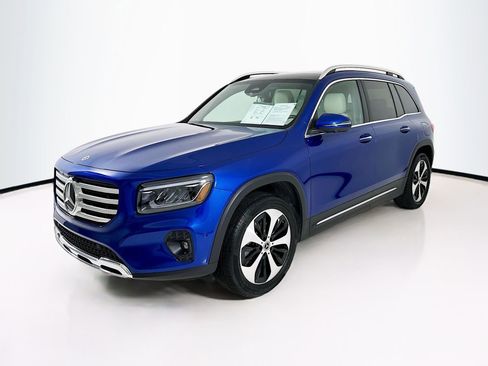 Certified 2025 Mercedes-Benz GLB 250 image 3