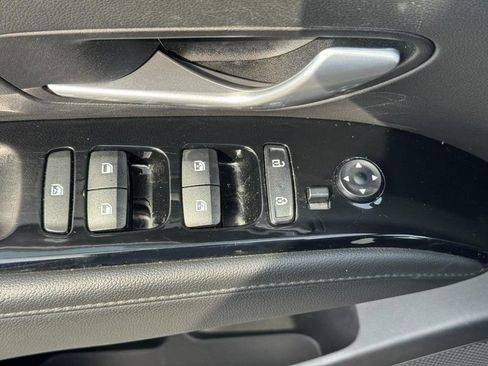 Used 2024 Hyundai Tucson Limited FWD image 16