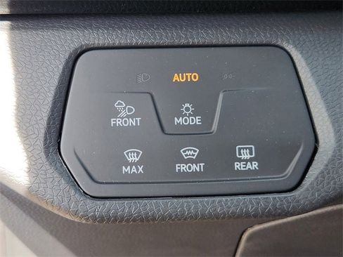 New 2025 Volkswagen Tiguan SE R-Line image 20