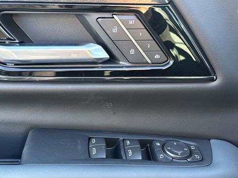 New 2026 GMC Yukon XL AT4 w/ AT4 Premium Package image 19