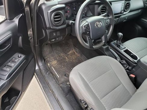Used 2020 Toyota Tacoma SR image 12