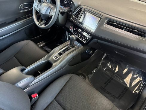 Used 2018 Honda HR-V EX image 34
