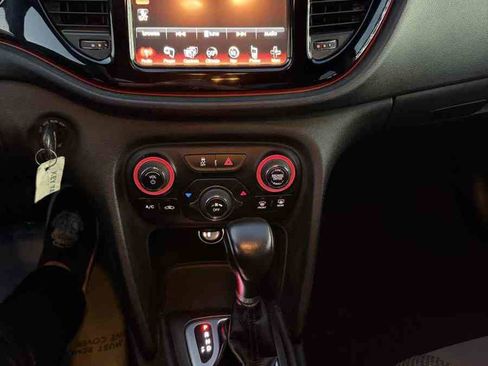 Used 2015 Dodge Dart SXT image 25