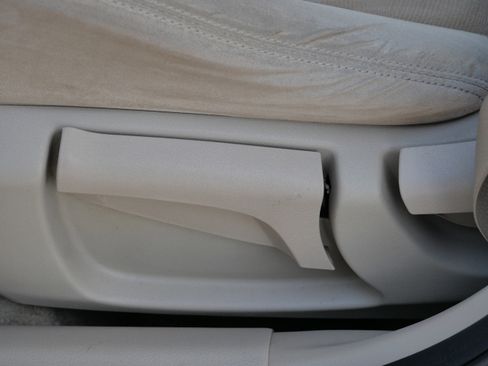 Used 2015 Nissan Rogue S image 20