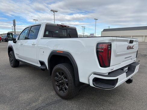 Used 2024 GMC Sierra 2500 AT4 w/ AT4 Premium Plus Package image 3
