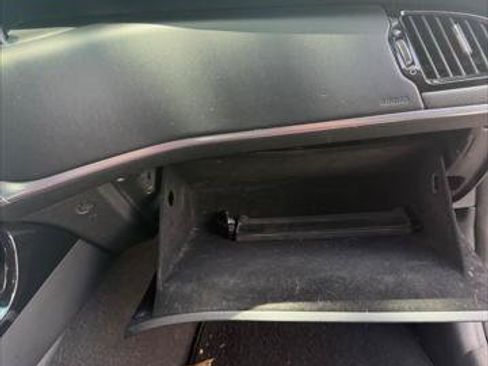 Used 2018 Kia Stinger GT1 RWD image 10