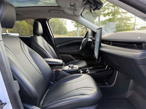 Certified 2021 Ford Mustang Mach-E Premium image 27