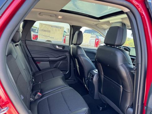 New 2025 Ford Escape SE w/ Class II Trailer Tow Package image 6