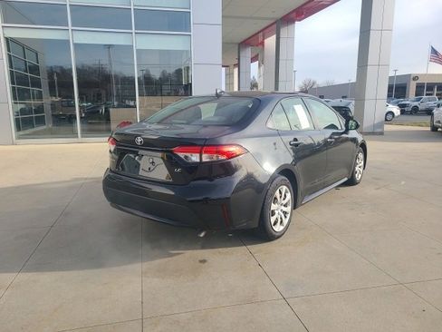 Used 2022 Toyota Corolla LE image 7