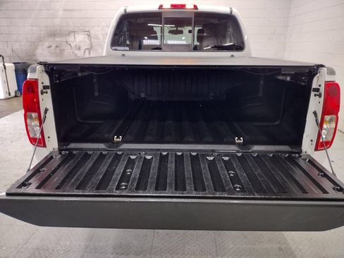 Used 2017 Nissan Frontier PRO-4X AWD/4WD image 13