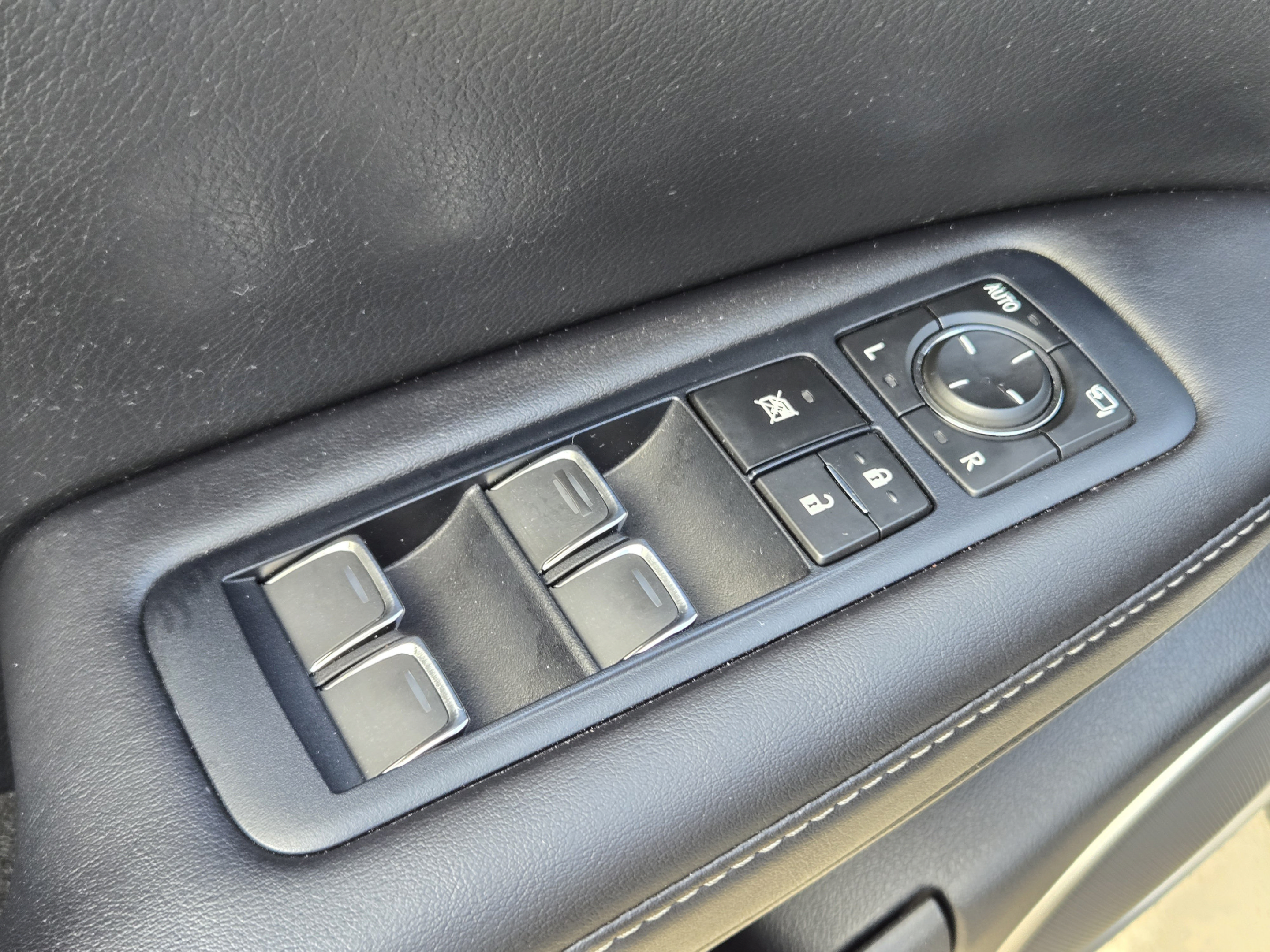 Used 2018 Lexus RX 350L Luxury w/ Accessory Package FWD image 24