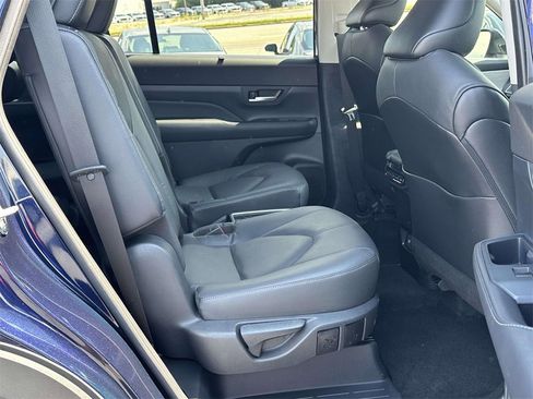 Used 2024 Toyota Grand Highlander Limited image 7
