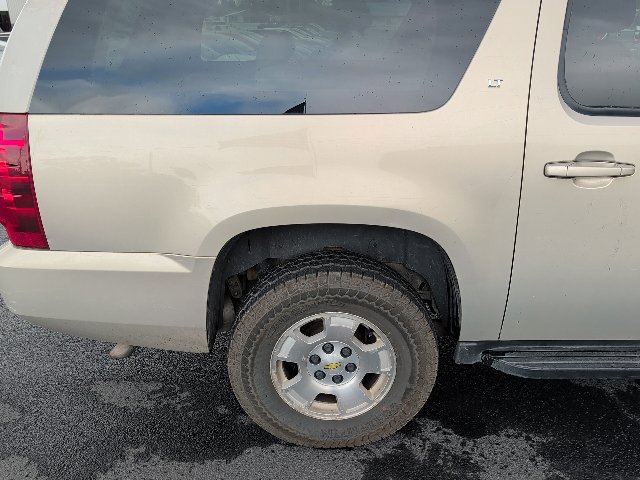 Used 2007 Chevrolet Suburban LT w/ LT Preferred Equipment Group AWD/4WD image 26