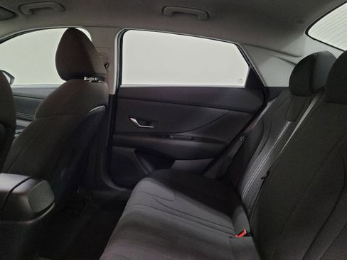 Used 2023 Hyundai Elantra SEL w/ Convenience Package FWD image 18