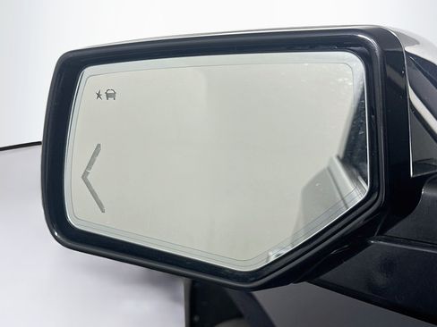 Used 2018 Chevrolet Tahoe Premier RWD image 16