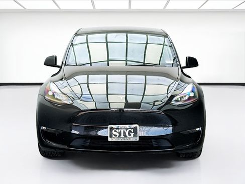 Used 2023 Tesla Model Y Long Range AWD/4WD image 2