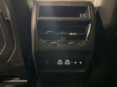 Used 2023 Jeep Grand Cherokee Limited image 32