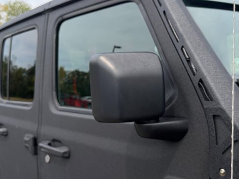 Used 2020 Jeep Gladiator Sport w/ Quick Order Package 24S AWD/4WD image 60