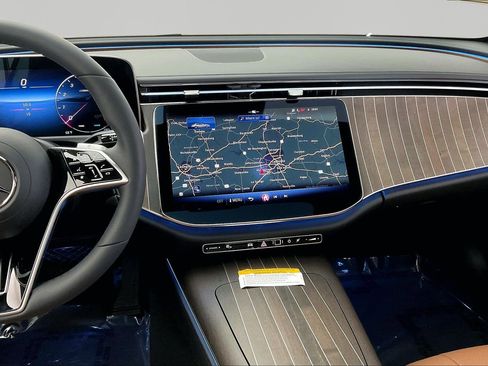New 2026 Mercedes-Benz E 350 4MATIC Sedan image 10