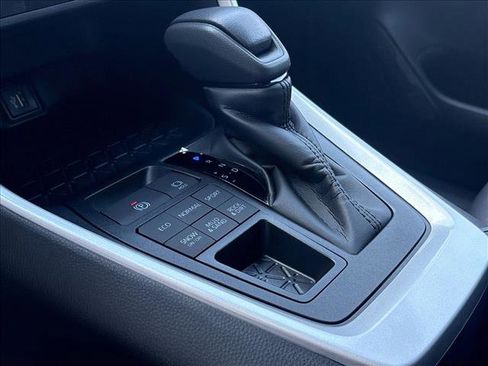 New 2025 Toyota RAV4 XLE image 18