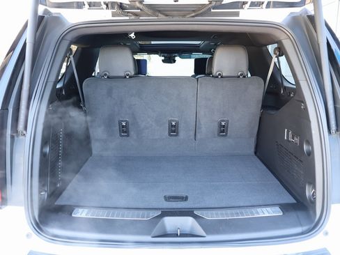 Used 2024 Chevrolet Suburban High Country w/ Advanced Technology Package image 35