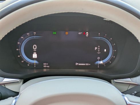 Used 2025 Volvo XC60 B5 Ultra w/ Protection Package Premier image 16