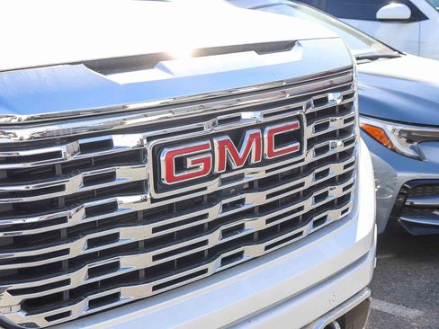Used 2022 GMC Sierra 1500 Denali image 6