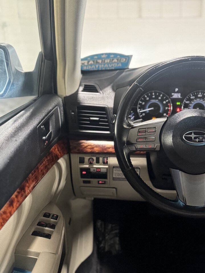 Used 2010 Subaru Outback 2.5i Limited AWD/4WD image 12