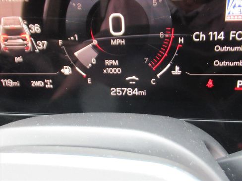 Used 2025 GMC Yukon Denali image 36