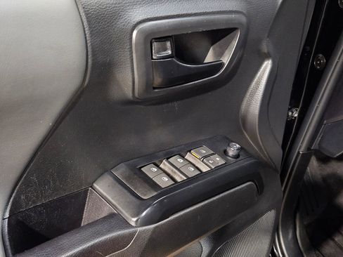 Used 2023 Toyota Tacoma SR image 21
