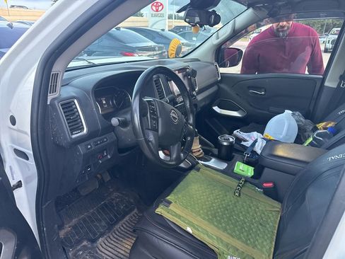 Used 2024 Nissan Frontier SV AWD/4WD image 6