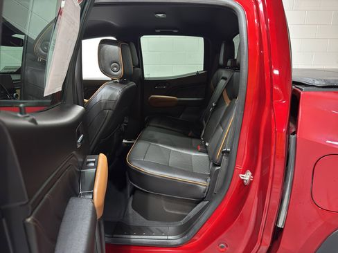 Used 2023 GMC Canyon AT4 image 11