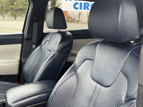 Used 2023 Kia Sorento SX Prestige image 19