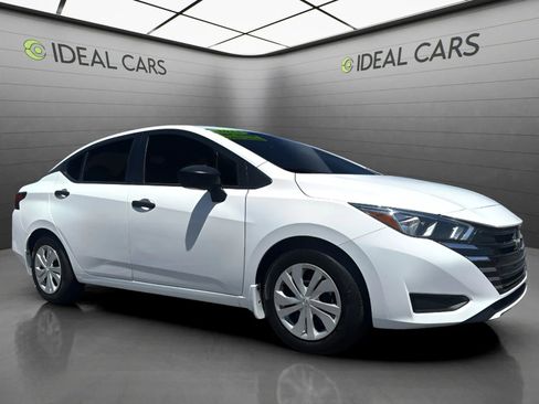Used 2023 Nissan Versa S w/ Trunk Package FWD image 3