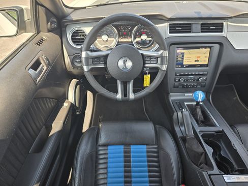 Used 2010 Ford Mustang Shelby GT500 RWD image 13
