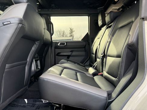 Used 2025 Ford Bronco Outer Banks image 34